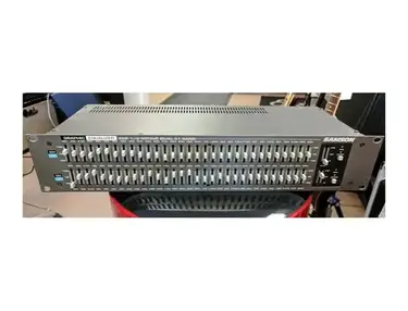 Samson E62 Rack Mountable Dual 31 Band Audio Stereo Graphic Equalizer EQ System