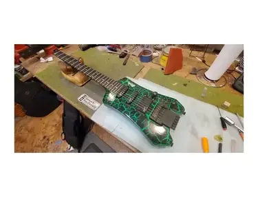 Blake Headless Guitar