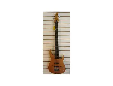 Washburn MB-6 Bass guitar