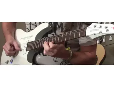 Yamaha RGX-A2 W Signature
