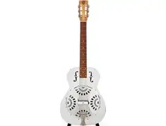 Dobro D33 main image