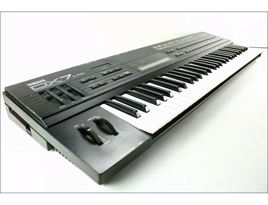 Yamaha DX7-IIFD - What To Know & Where To Buy | Equipboard Yamaha DX7-IIFD - What To Know & Where To Buy | Equipboard