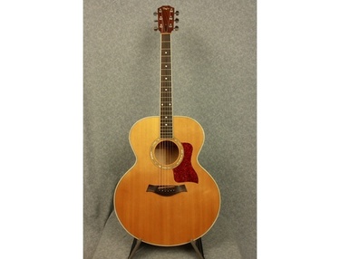 Taylor 615 Jumbo Acoustic Guitar