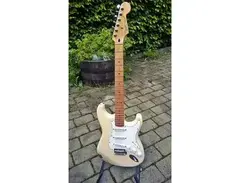 Fender Stratorcaster Relic (MIM)