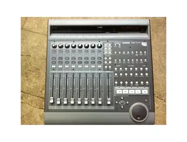 Mackie Logic Control XT