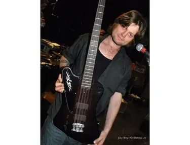 Frank Stavem 8 String Psychobird Bass guitar