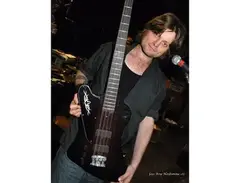 Frank Stavem 8 String Psychobird Bass guitar