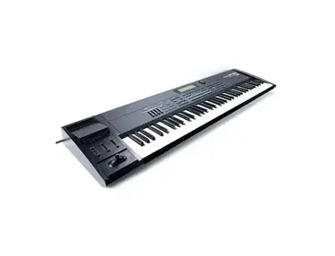 Roland XP-80 Synthesizer