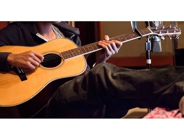 Fender Custom Acoustic Guitar