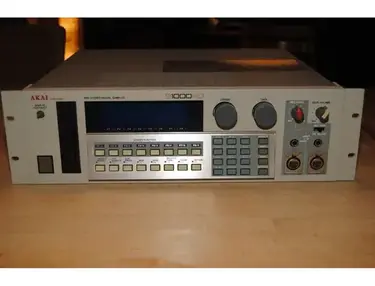Akai S1000HD Sampler