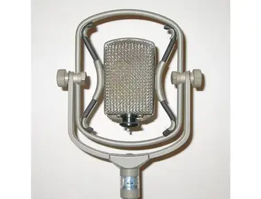 AKG D25