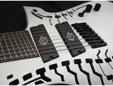 Azwen carbon fitted with Q-tuner q2.0 pickups