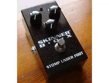 Stomp Under Foot Skinner Box