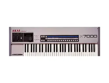 Akai X7000 Sampler Synthesizer
