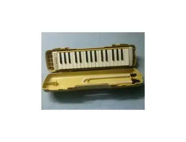 Suzuki Melodion A-32