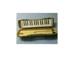 Suzuki Melodion A-32