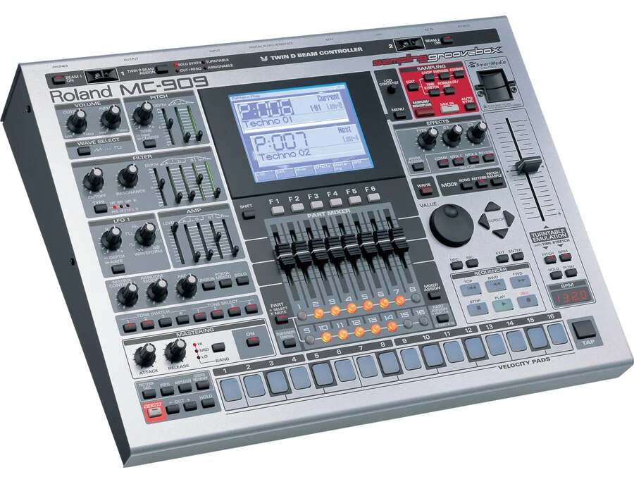 Roland MC-909 Groovebox - Best Deals, Reviews, & Pro Users | Equipboard