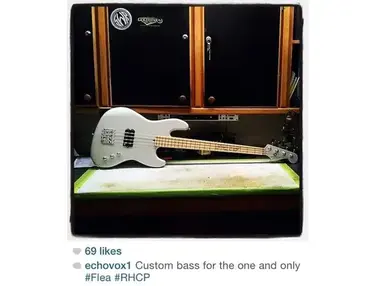 Fender custom shop Jazz bass with a humbucker