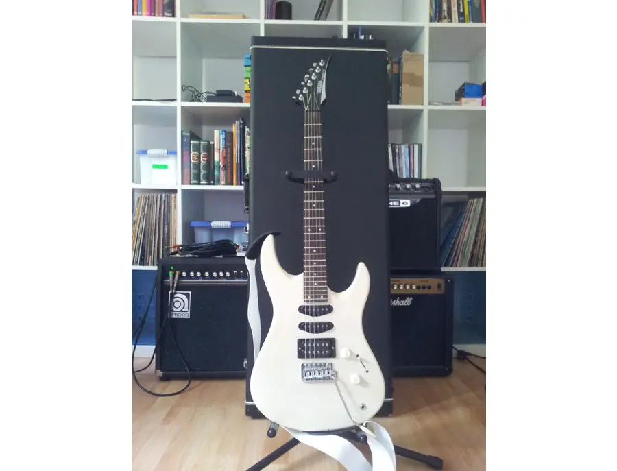 Yamaha RGX112 Relic White - What To Know & Where To Buy | Equipboard