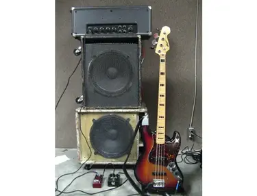 Memphis-brand MIJ 70s lawsuit model Jazz bass clone