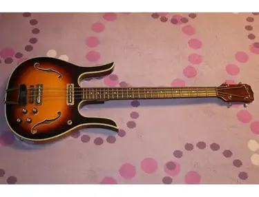 Danelectro Coral Longhorn Bass