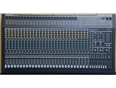 Behringer Eurodesk MX3282A
