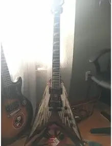 Dave mustaine signature flying v