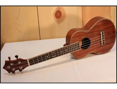Leolani Hawaii Tenor Ukulele