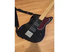 Fender Pawn Shop Reverse Jaguar Bass