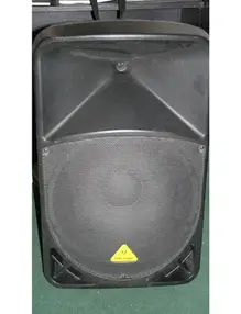 Behringer 15" 1000 watt powered speaker