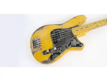 Wild Custom Guitars Press-Tv Mike Dirnt Bass