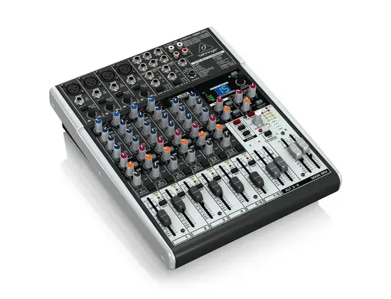 Behringer XENYX X1204USB