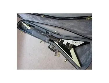 Aria XXMS Flying V
