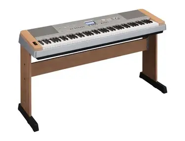 Yamaha DGX-640 C