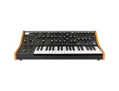 Moog Subsequent 37