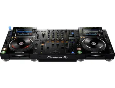 Pioneer DJ CDJ-2000 Nexus 2 & DJM-900 Nexus 2