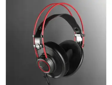 AKG K7XX Limited Red Edition