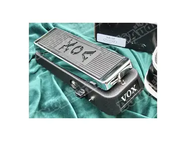 Keeley Modded Vox 847 with Mello Wah - What To Know & Where To Buy