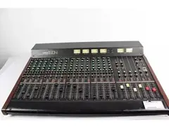 Yamaha MC 1604 Mixer