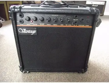 Vintage VG15 Guitar Amp
