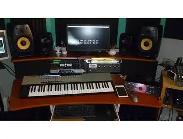 KRK VXT8