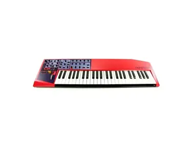 Clavia Nord Lead 1