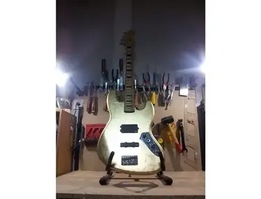 Jazz Bass Golf Leaf EMG