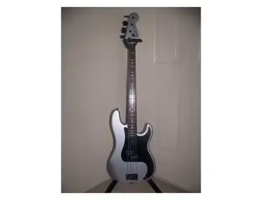 Squier Precision 20th Anniversary (duplicate)