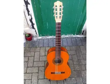 SUZUKI NAGOYA 1664 CEDAR TOP CLASSICAL GUITAR