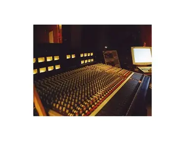 Allen & Heath Saber