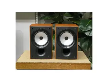 KEF Q15