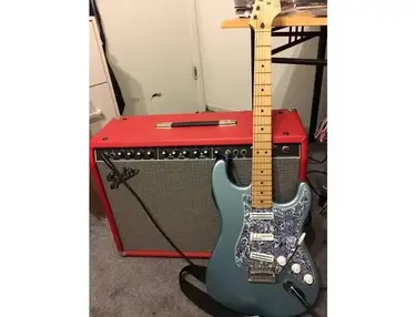 Fender Stratocaster MIM Custom