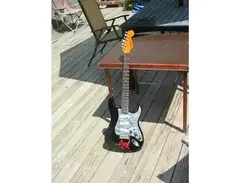 2001 custom Strat w/ replacement neck main image