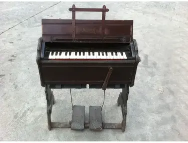 Mason & Hamlin 1880 Baby Reed Organ